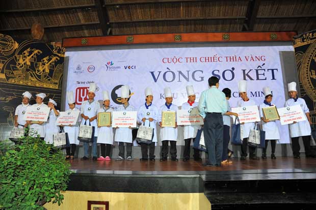 Sơ kết Chiếc thìa vàng 2014 TP.HCM: Một Việt kiều Mỹ ẵm giải nhì