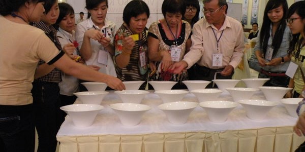 Bên lề Chiếc Thìa Vàng: Khi khán giả làm giám khảo