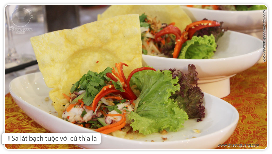 Rừng núi nối biển xa