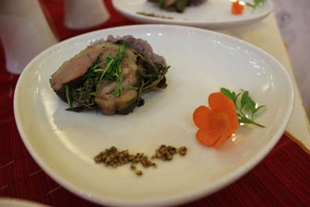 Món ngon Cần Thơ: Vịt xiêm gói lá sen nướng đất sét - HTV7 