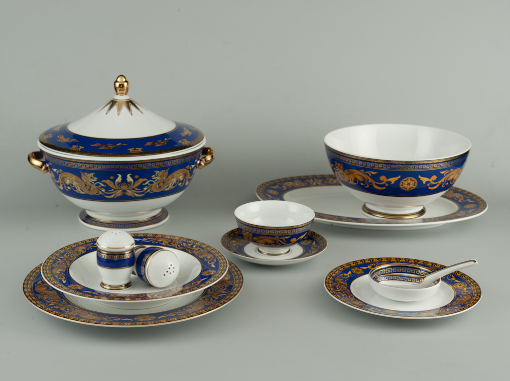 Bộ bàn ăn Cẩm Tú