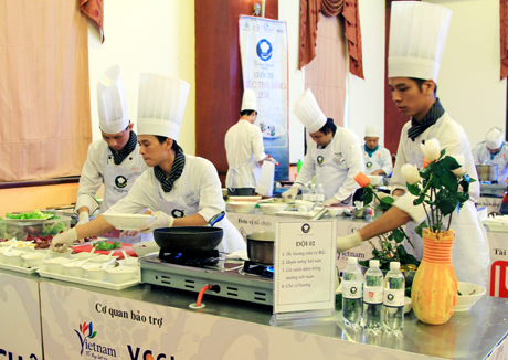 Khởi động sơ kết "Chiếc thìa vàng" Nam Trung Bộ