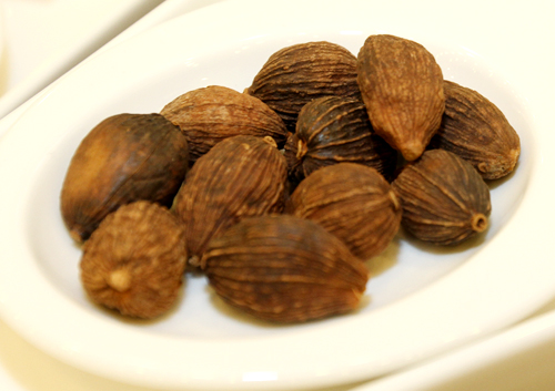 Làm sao để kiểm soát gia vị ngoại lai vào món ăn Việt?