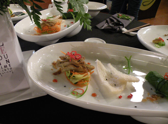 Lòng tong với xốt quả cacao: Ngon!