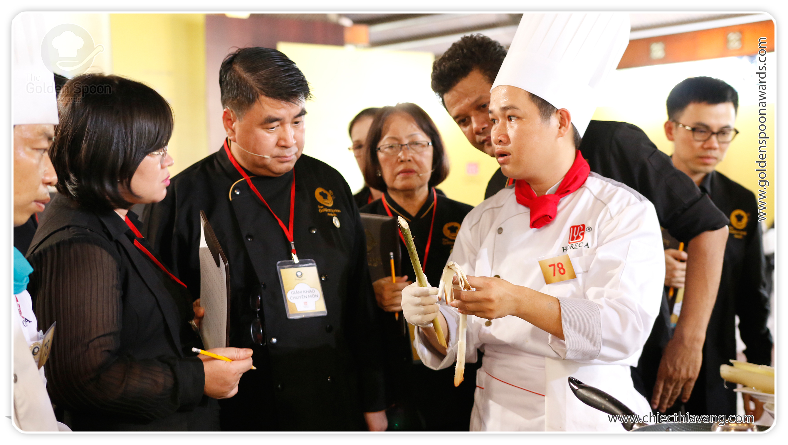 “Ban giám khảo mây” thua mà thắng!