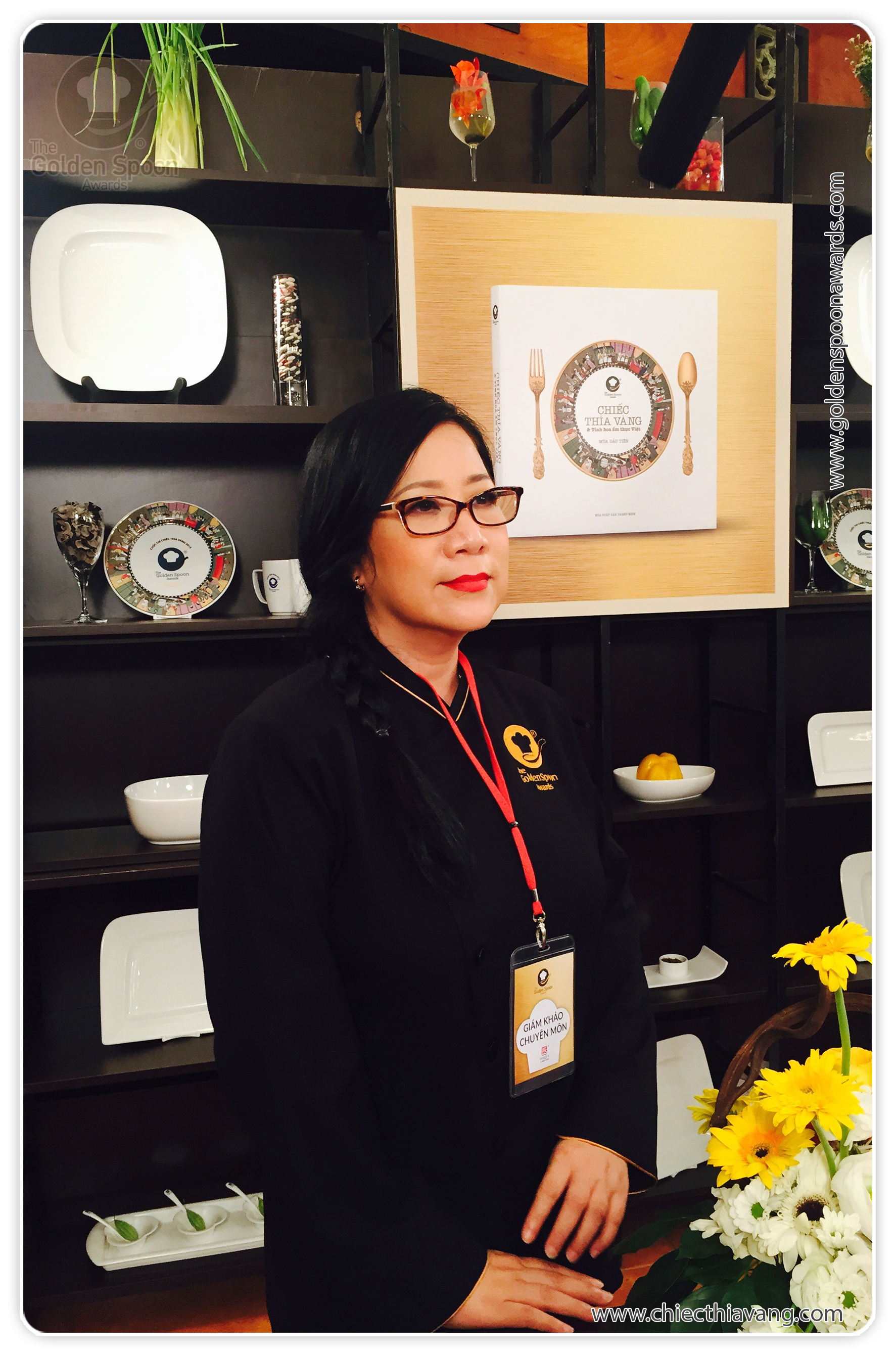 Bà Hồ Thị Hoàng Anh