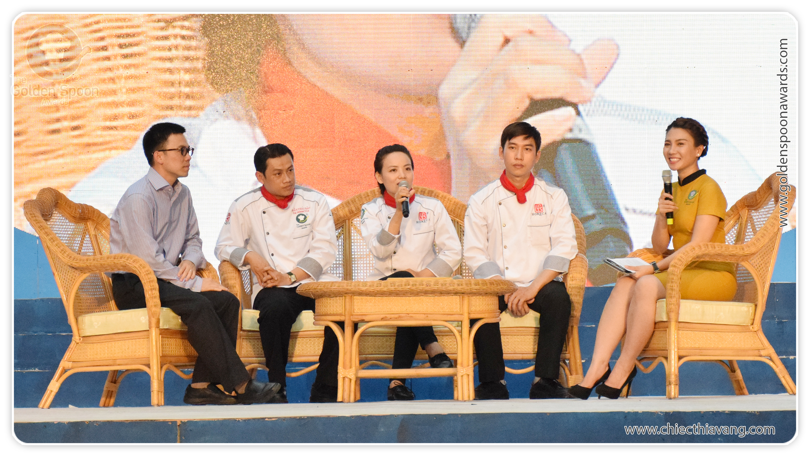 Chiếc Thìa Vàng hòa cùng Liên hoan Ẩm thực Món ngon các nước