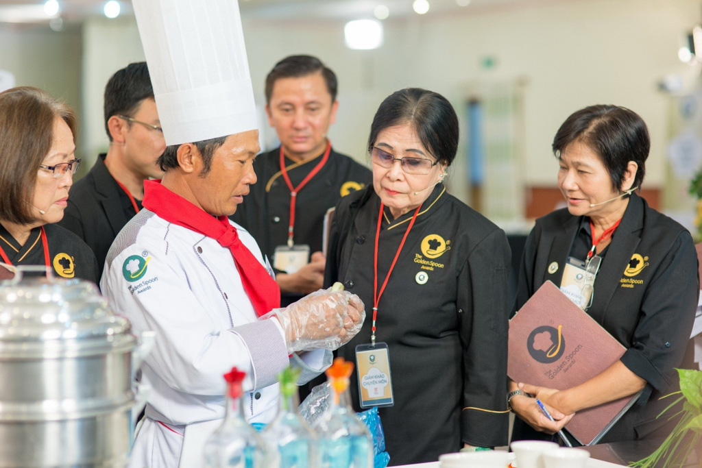 Đồng bằng Sông Cửu Long tưng bừng ngày hội Chiếc thìa vàng 2015