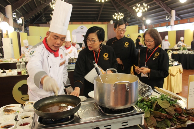 Gia vị Việt và biến tấu của những loại hoa, lá, trái ít ai ngờ