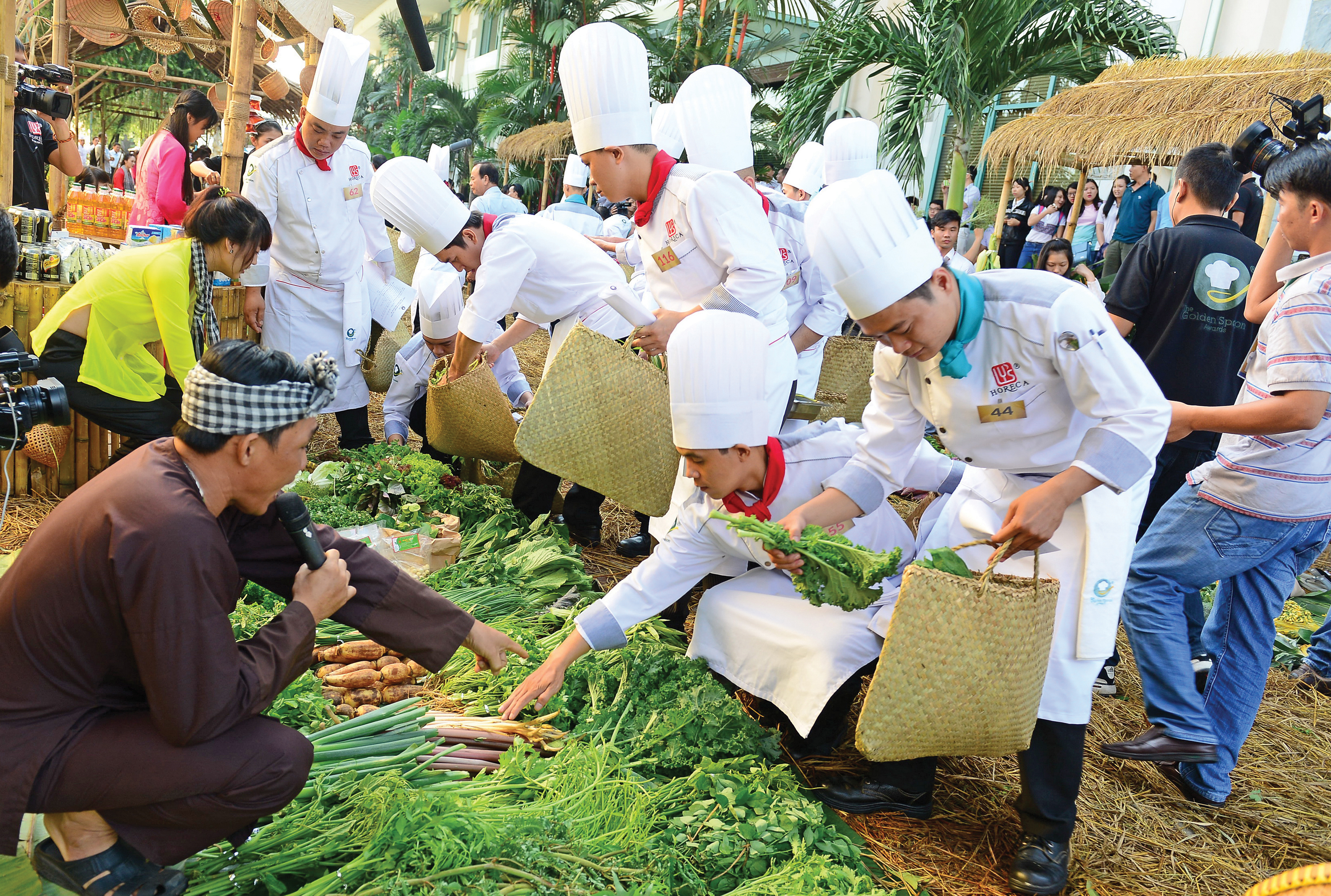 "Chợ quê" Chiếc Thìa Vàng 2015