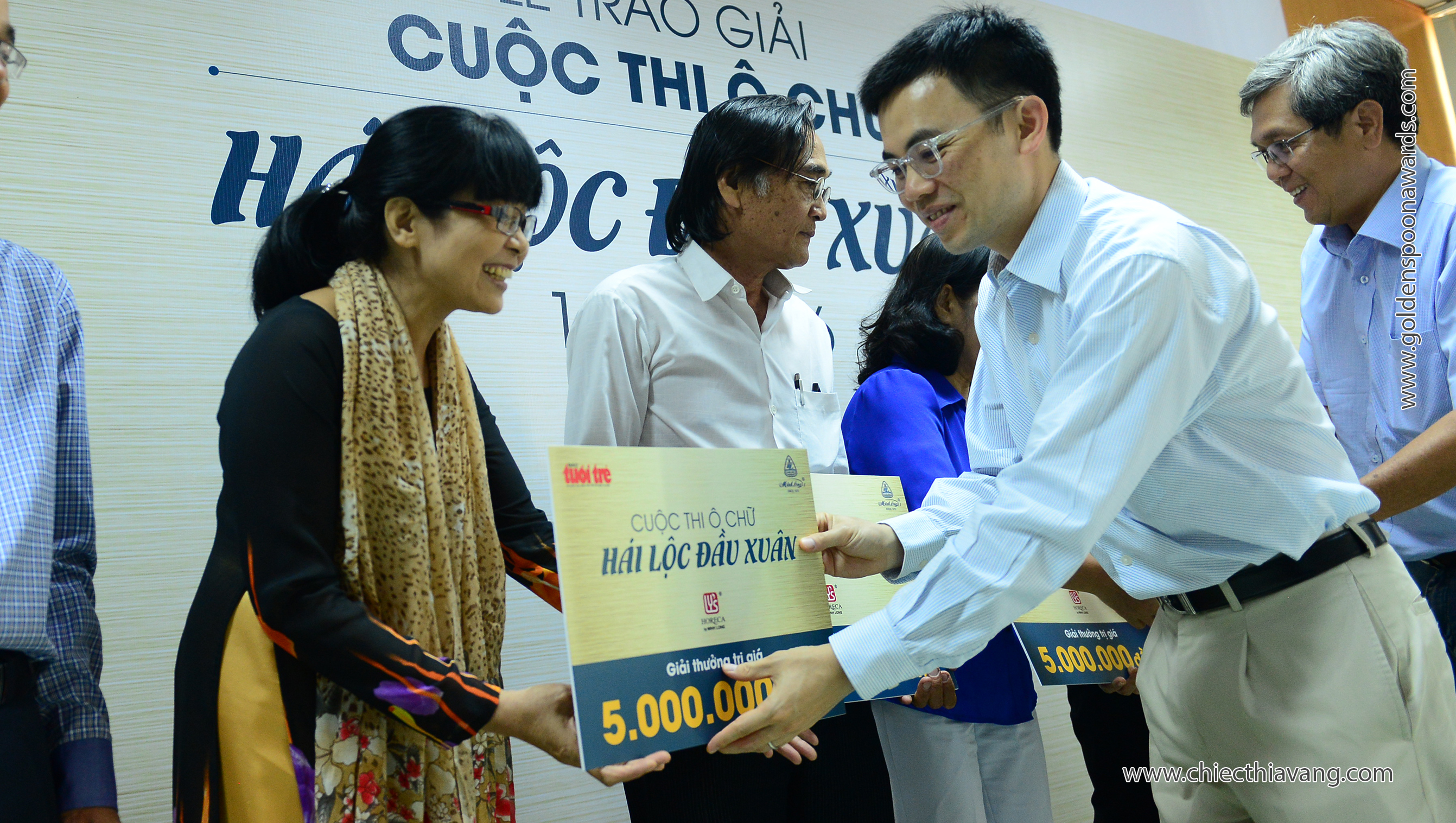 Trao giải cuộc thi ô chữ “Hái lộc đầu xuân”