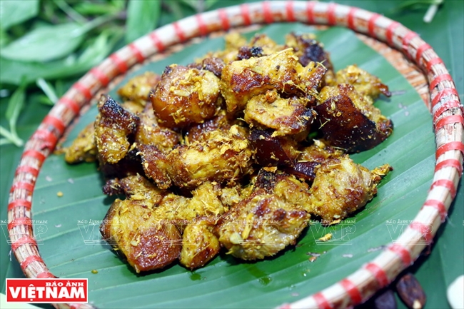 Nức mũi với Lợn Mường nướng riềng mẻ