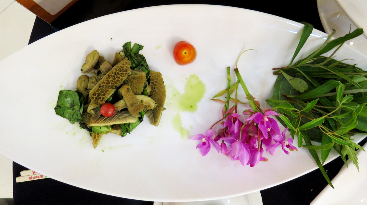 Warming up your stomach with Vietnamese specialties “cà sóc - muối mật” 