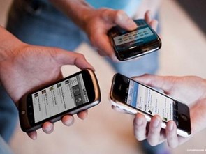 Are contestants allowed to use a telephone during cooking time?