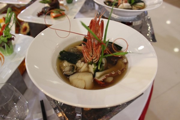 The victorious “Golden dishes”