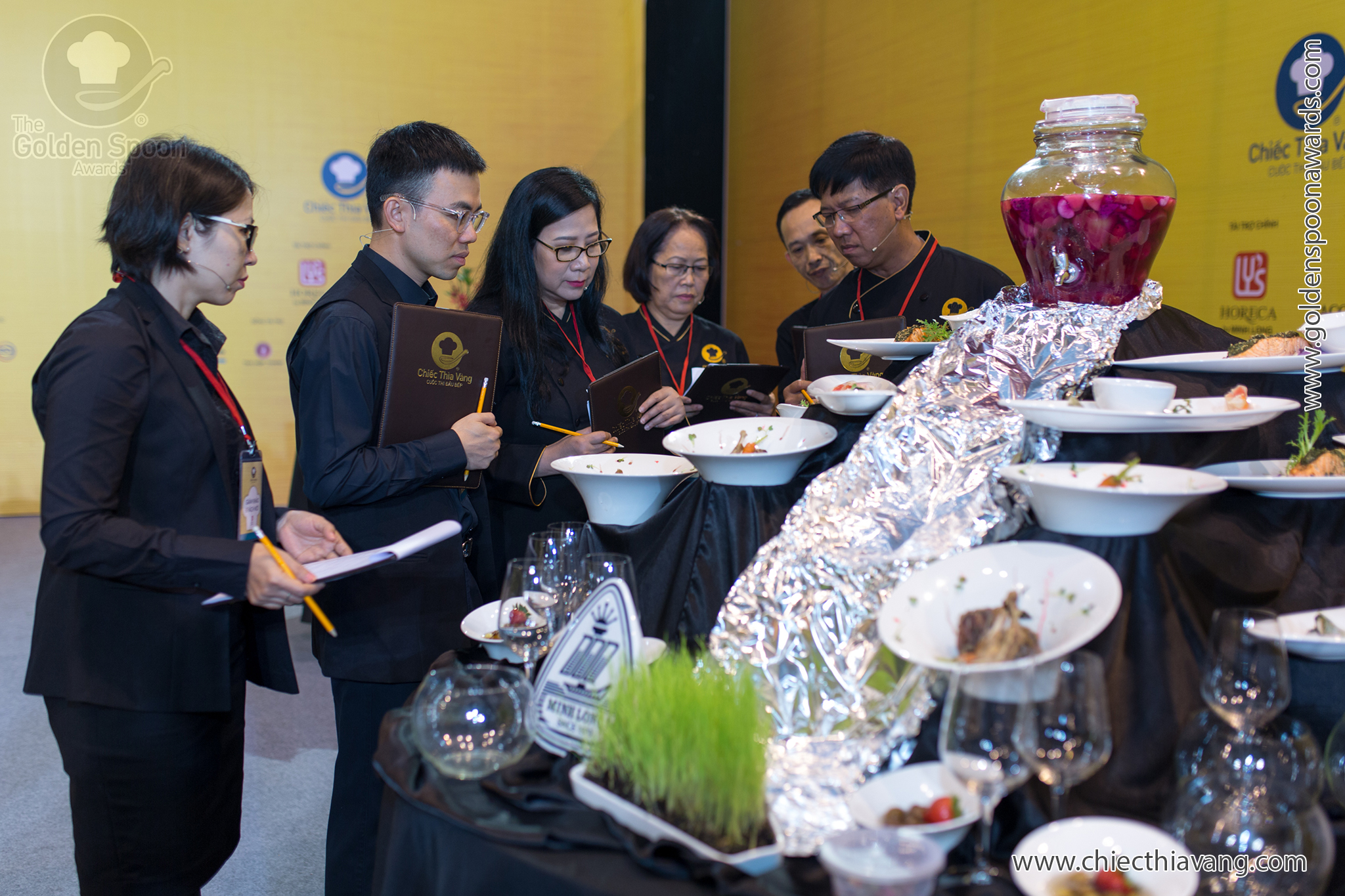 Thi "Chiếc Thìa Vàng", nhớ người xưa