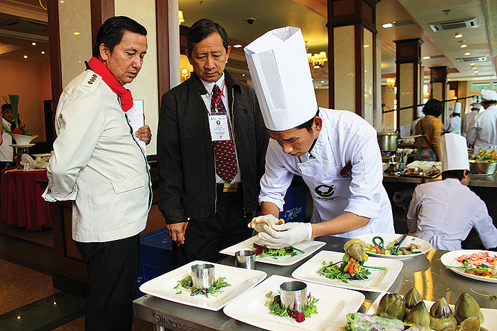 The authentic party in highland region: tasting leaves and trying flowers