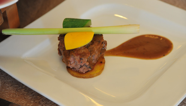 Meet again the veal dish– a specialty of Cau Mong 