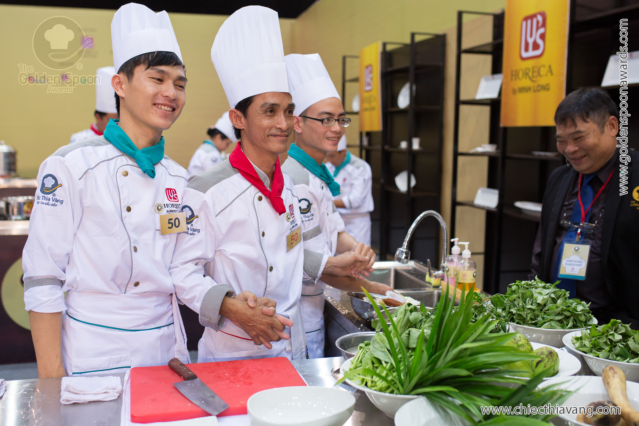 Sự lên ngôi của đặc sản biển và gia vị địa phương