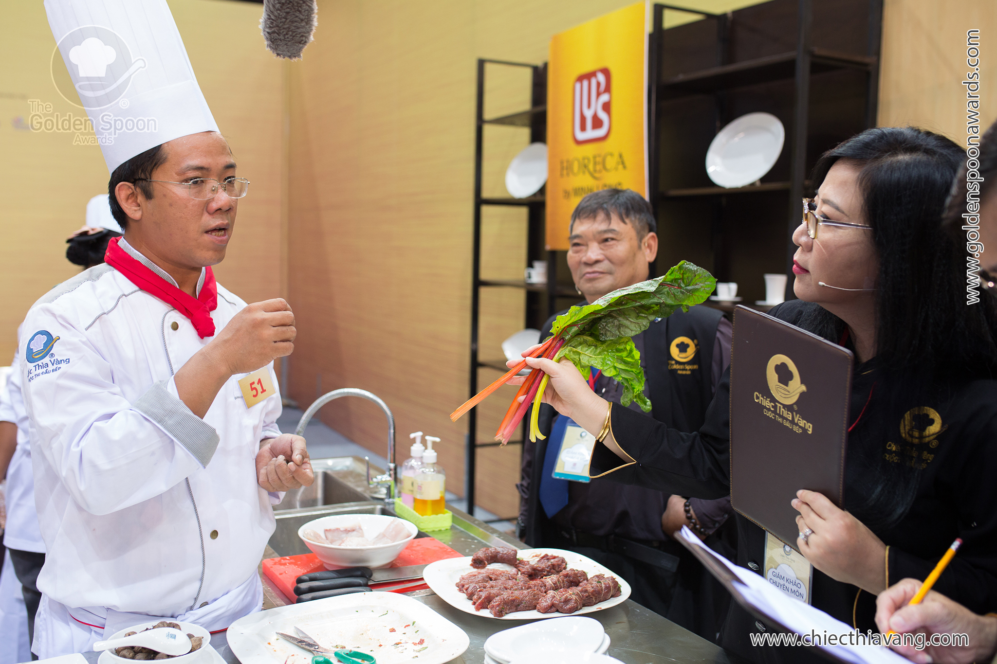 Ma thuật của gia vị và Chiếc Thìa Vàng