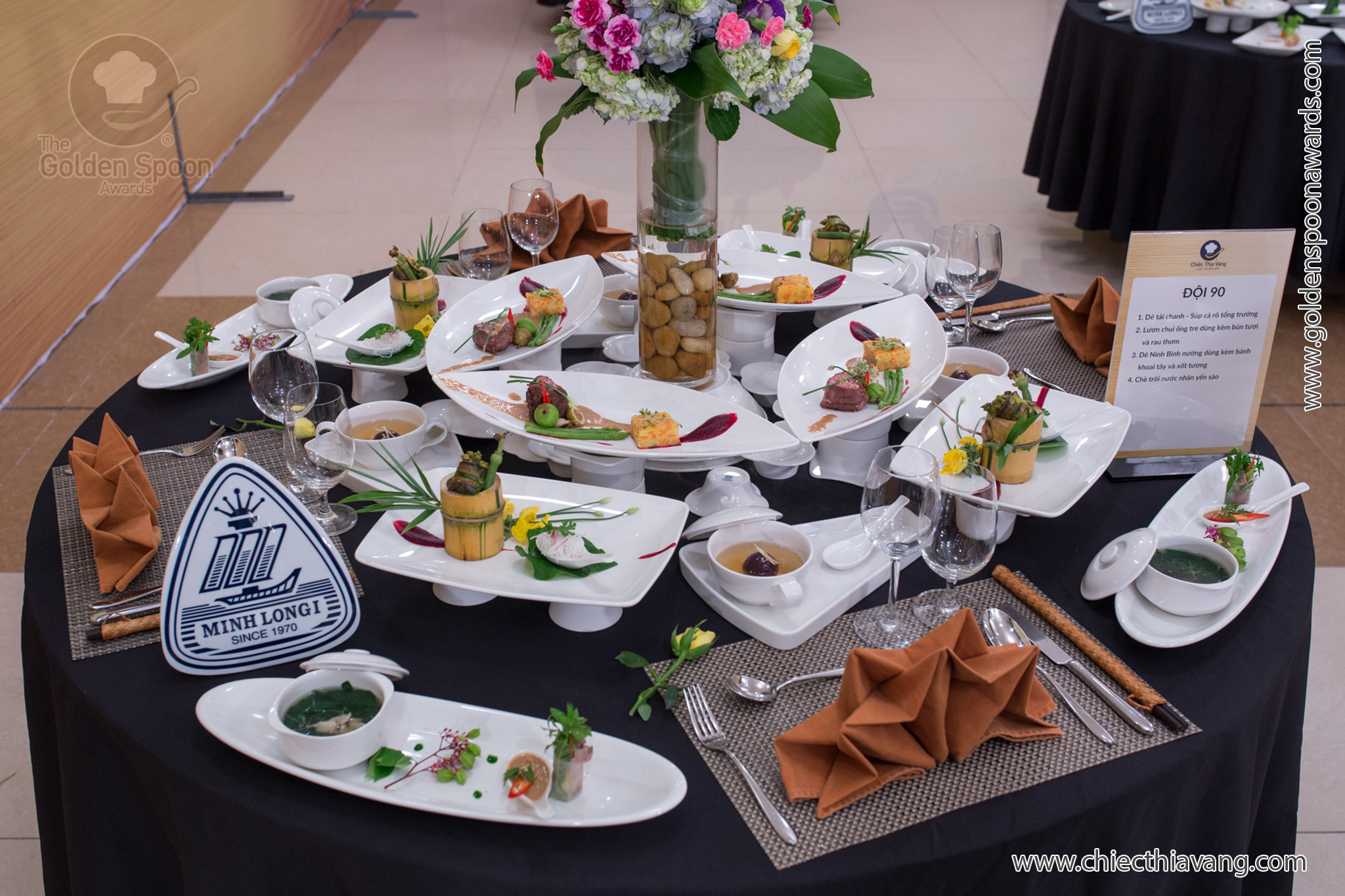 “Dê sóng đôi” lên bàn tiệc 