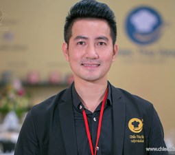Singer Nguyen Phi Hung