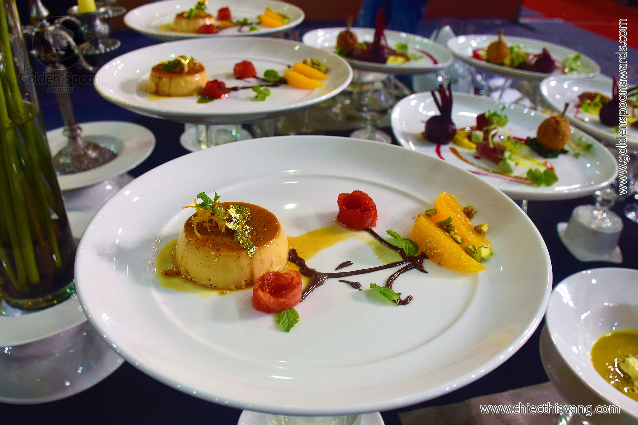 Đầu bếp TPHCM hào hứng thể hiện 'món ăn vàng'