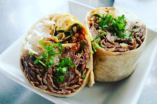 Độc đáo phở cuộn trong bánh burrito