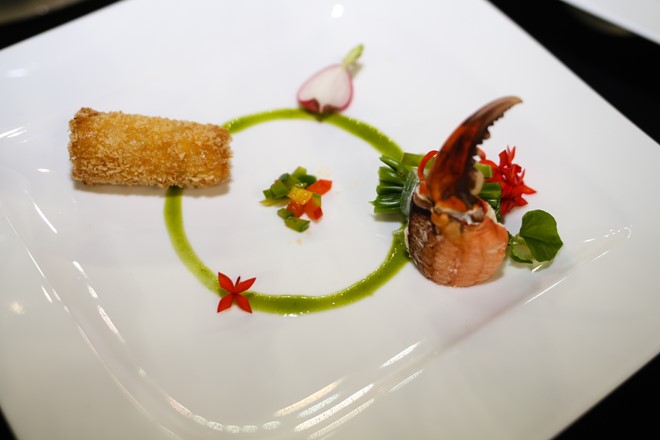 Giám khảo Tây ấn tượng với sự sáng tạo của đầu bếp Việt