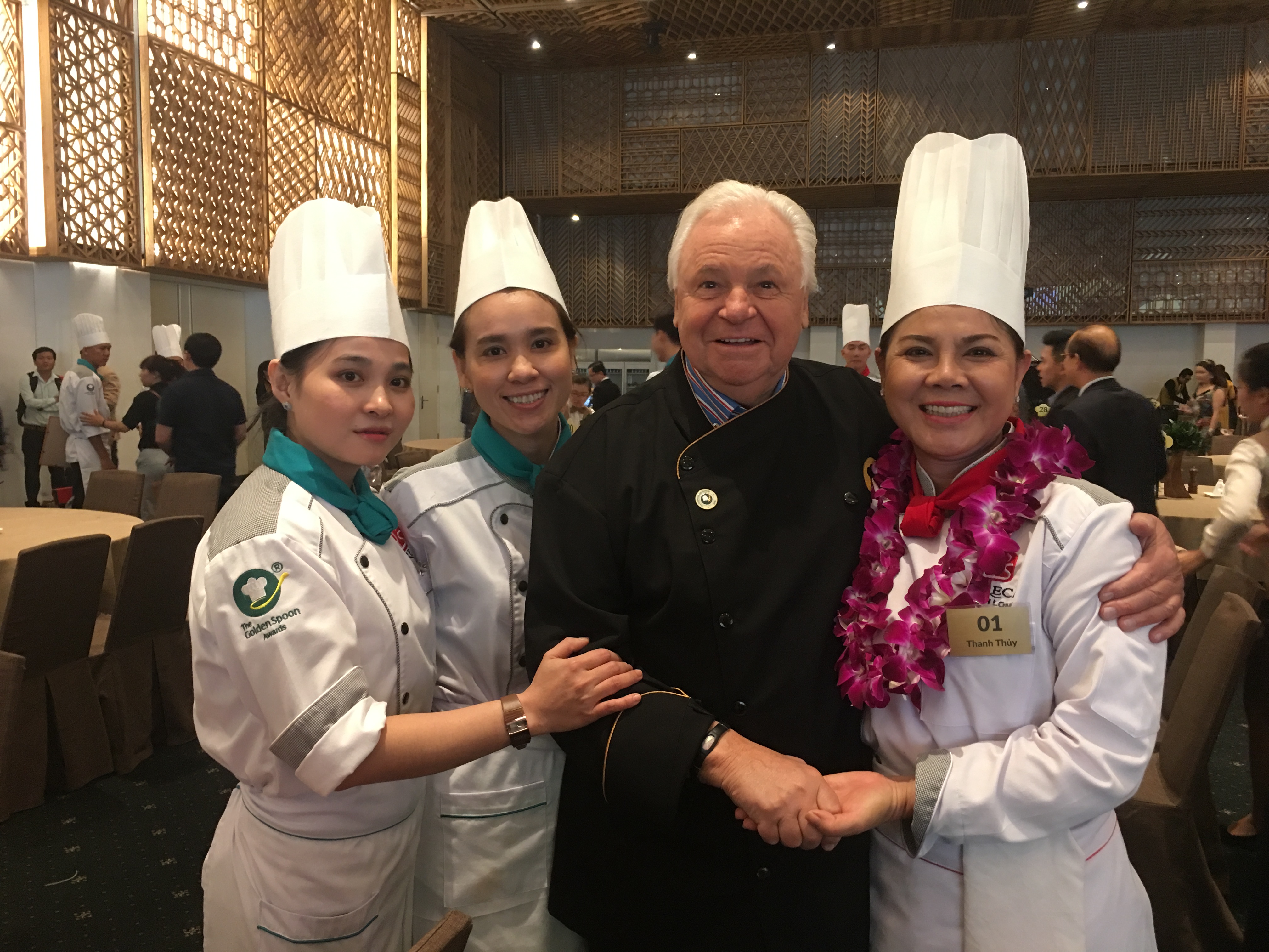 Vợ Năm Quẹo và của hồi môn tình quê