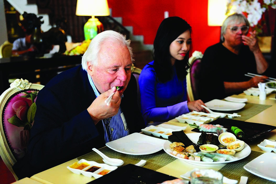  'Thức ăn cũng như nữ trang, cần trình bày đẹp'