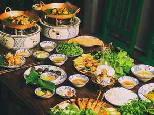 Hanoi Bang Bang VIII: Eating was an art
