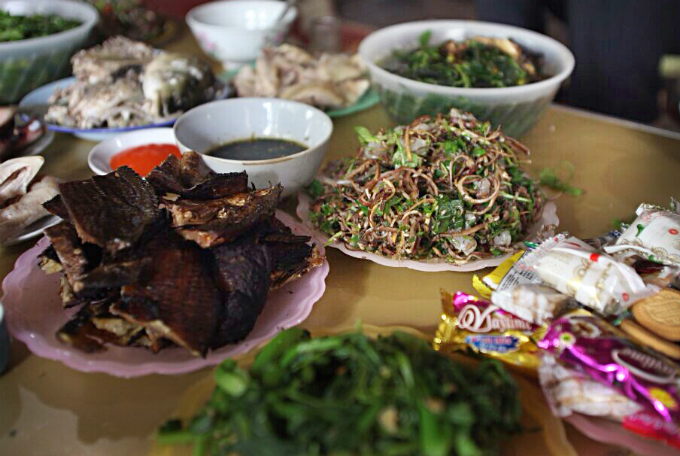 Raw fish salad: VIP dish by Vietnam's Thai people