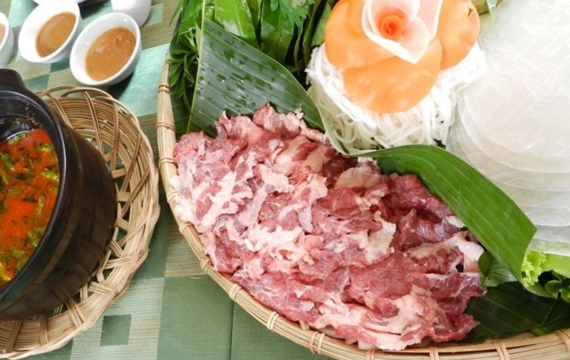 Nếm gù bò Kobe Thái, tại sao không?