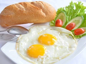 Bữa sáng ở Hà Nội và TP.HCM thuộc hàng đắt đỏ nhất thế giới