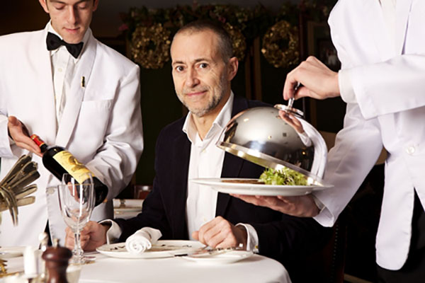 'Thanh tra' Michelin: Đi, ăn và ẩn danh