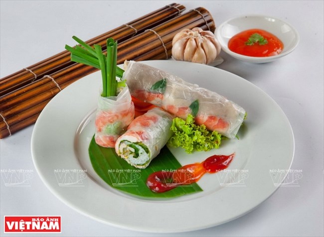 Gỏi cuốn Sài Gòn: Từ nhà hàng sang trọng đến gánh hàng rong