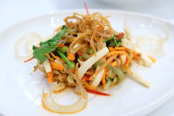 Món ngon Việt được làm mới tại Food & Hotel 