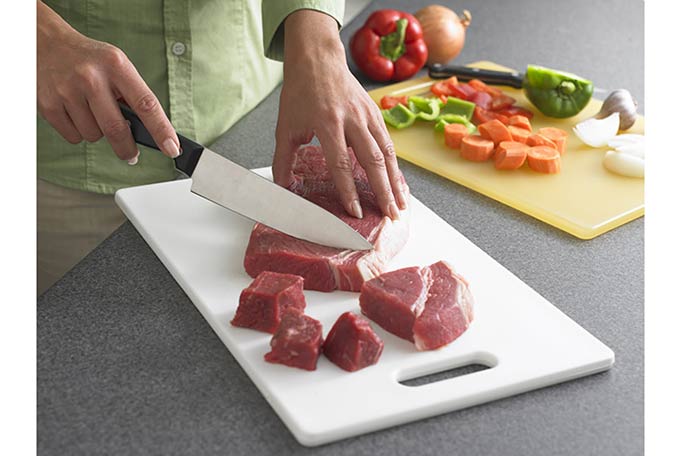 Ăn sạch, ngừa bệnh từ cách dùng thớt 