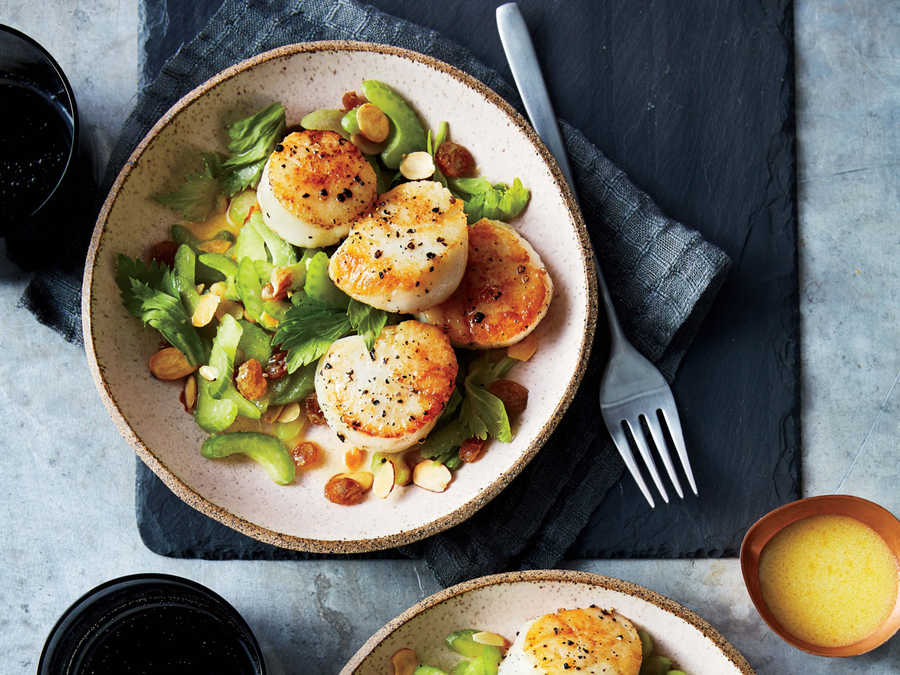 Watch Michelin Chefs Cook Scallops in Different Ways