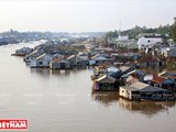The Rafting Village of Chau Doc