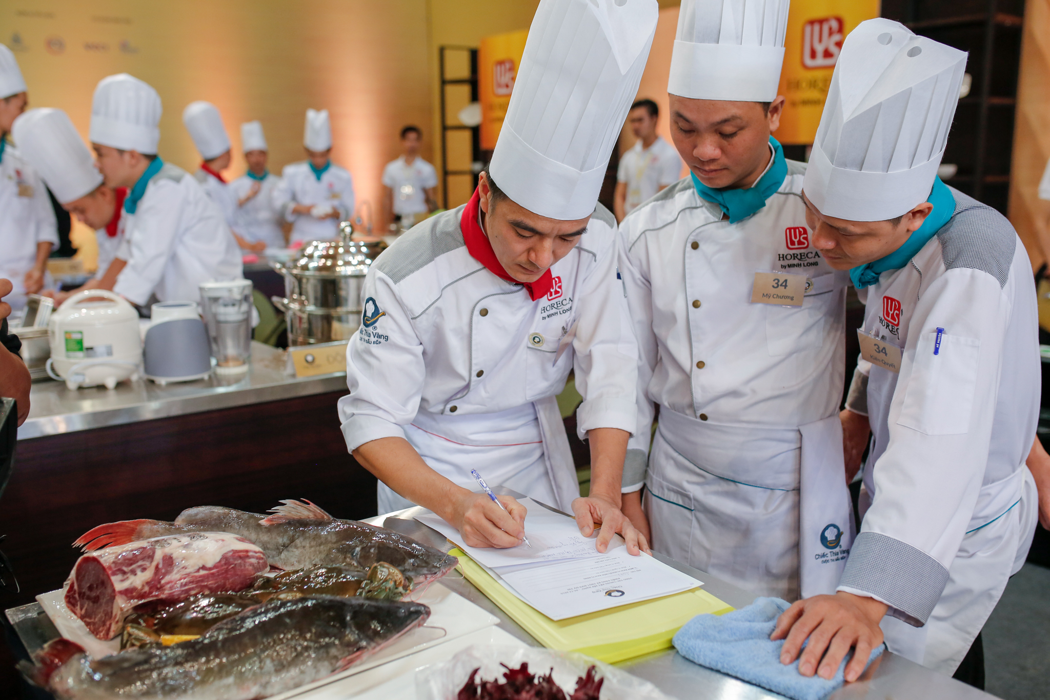 Chung kết Chiếc Thìa Vàng 2016: Phần thi chấm món