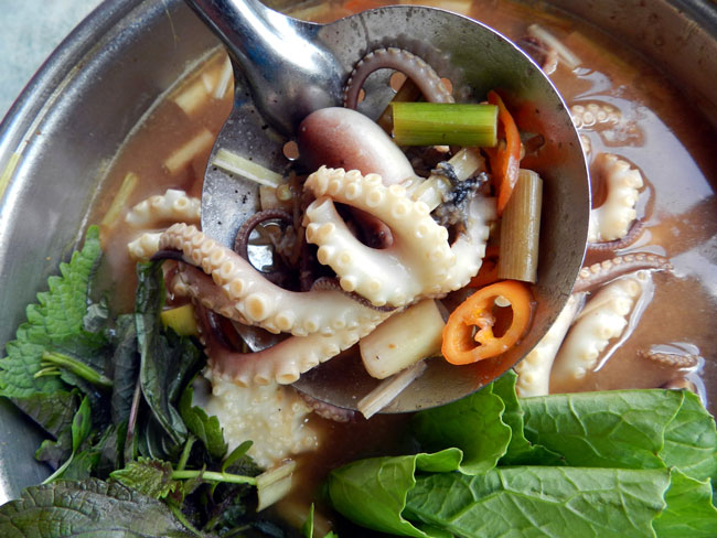 Vểnh râu lên đĩa