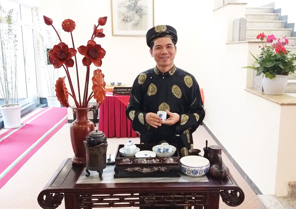 Mời đặt câu hỏi giao lưu trực tuyến: Bánh trung thu - Trà và Sức khỏe