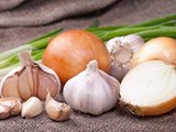 The Science of Slicing Garlic and Onions