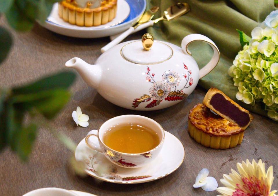 Moon Cake: The Sweet Gift in Autumn