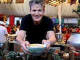 Những bếp trưởng nổi danh thế giới “chết m&#234;” ẩm thực Việt