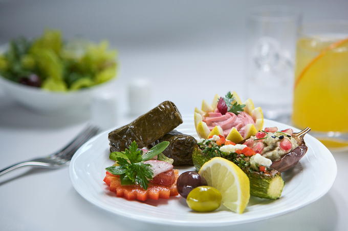 Gỏi cuốn, bánh chuối nướng vào thực đơn của 'nhà hàng trên không lớn nhất thế giới'