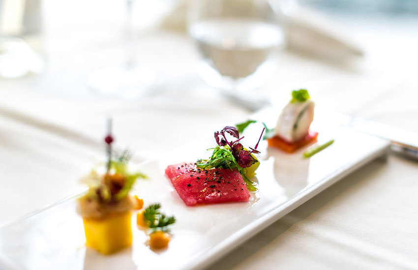 Ý nghĩa của các tiêu chuẩn sao Michelin và mũ Gault Millau