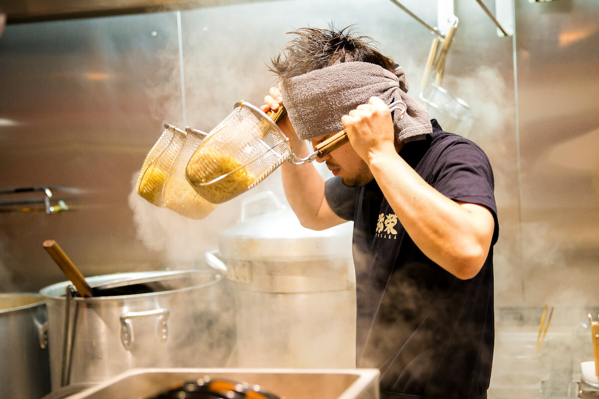 Những bí mật kinh hoàng trong căn bếp của nhà hàng châu Âu